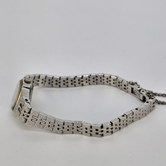 VTG Seiko Women\'s‎ Watch 18MM Gray Dial Gray Bracelet 6.5\